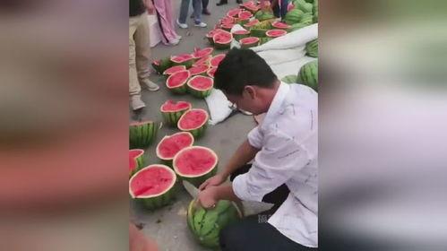 情侣大型吃瓜现场,甜蜜互动引网友热议