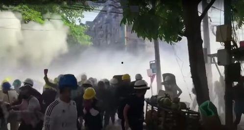 缅甸开火吃瓜视频,开火瞬间，吃瓜群众惊心动魄